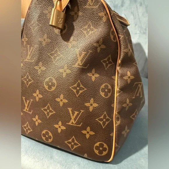 Louis Vuitton Vintage Speedy 40 Monogram Bag - Picture 5 of 16